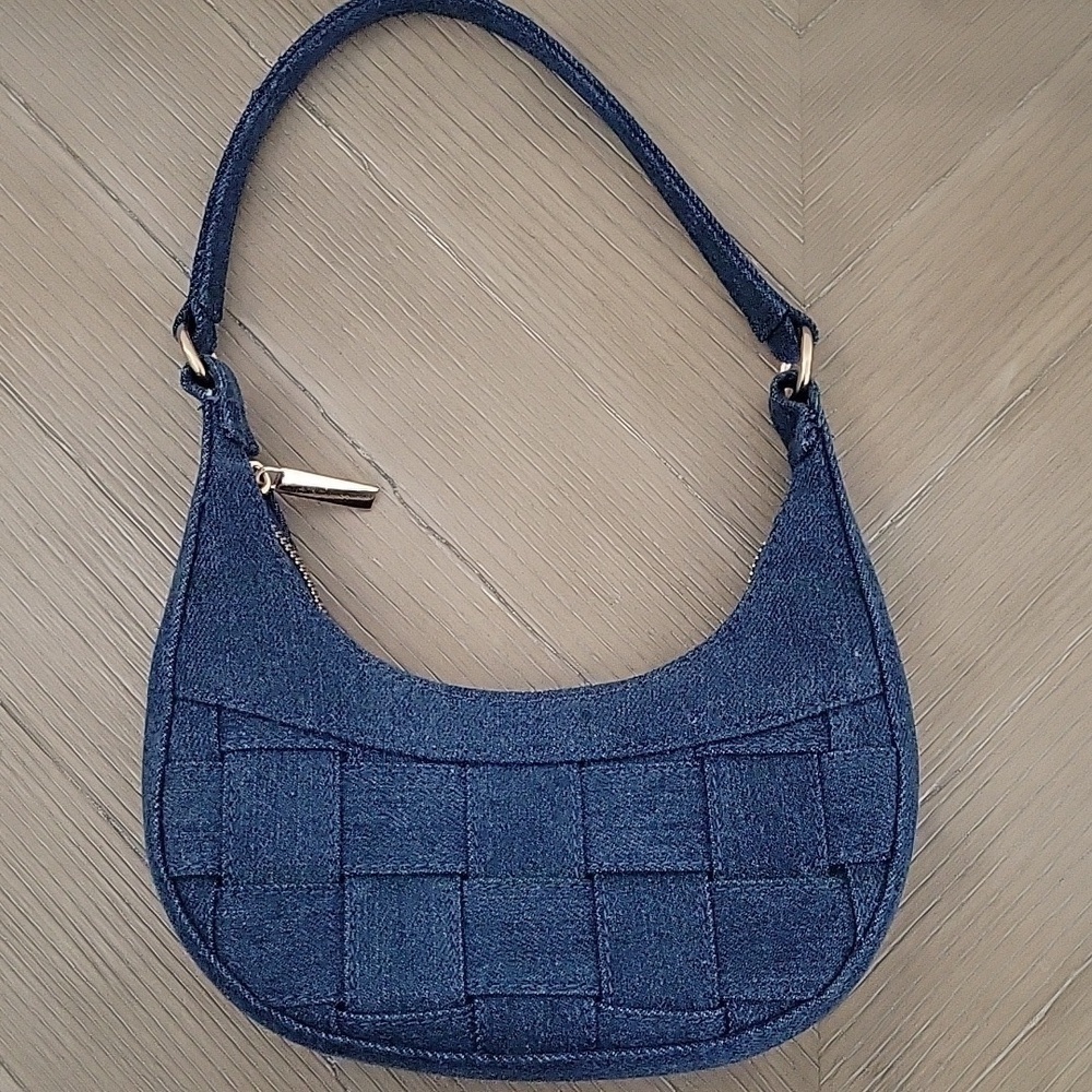 Mali + LiliLeilani Woven Denim Baugette Bag | Blue Denim Shoulder Bag - Picture 9 of 11